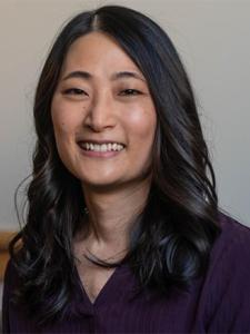 Esther Min headshot