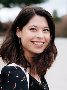 Leah Wood headshot